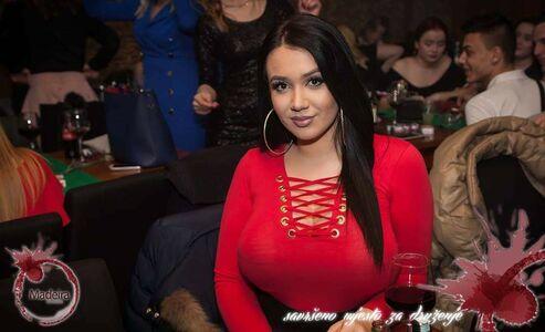 Emina Jahi photo 42