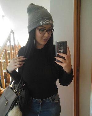 Emina Jahi photo 43