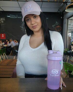 Emina Jahi photo 44