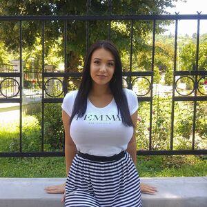 Emina Jahi photo 48