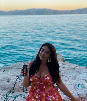 Emina Jahi photo 74