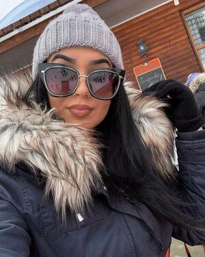 Emina Jahi photo 95