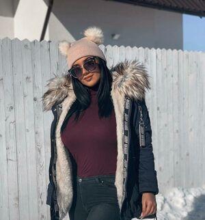 Emina Jahi photo 97