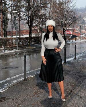 Emina Jahi photo 101