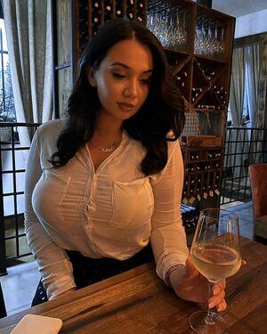 Emina Jahi photo 118