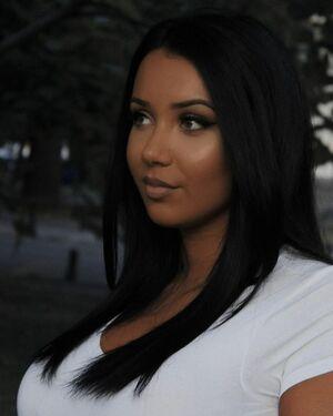 Emina Jahi photo 125