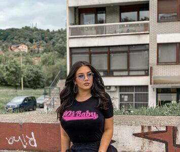 Emina Jahi photo 251
