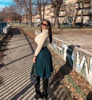 Emina Jahi photo 311