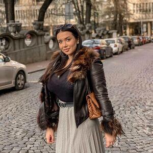 Emina Jahi photo 315