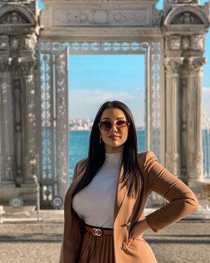Emina Jahi photo 325