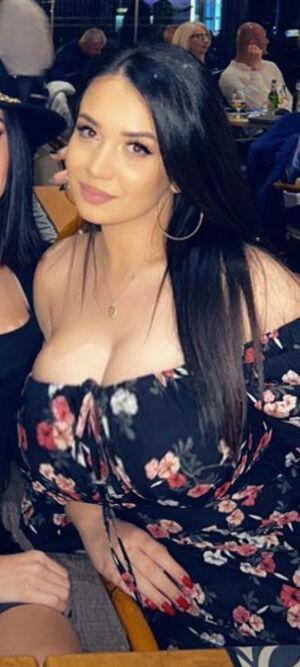 Emina Jahi photo 334