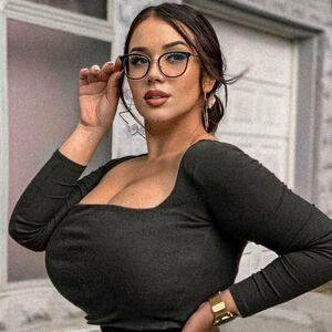 Emina Jahi photo 383
