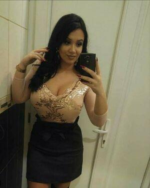 Emina Jahi photo 385