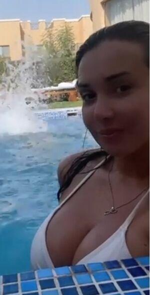 Emina Jahi photo 392