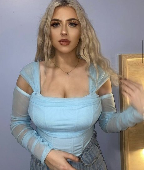 Emma C photo 6