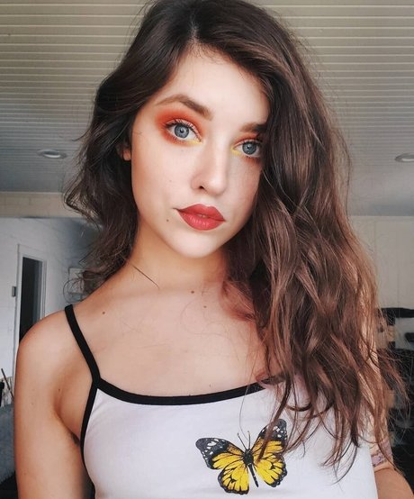 Emma Choice photo 13