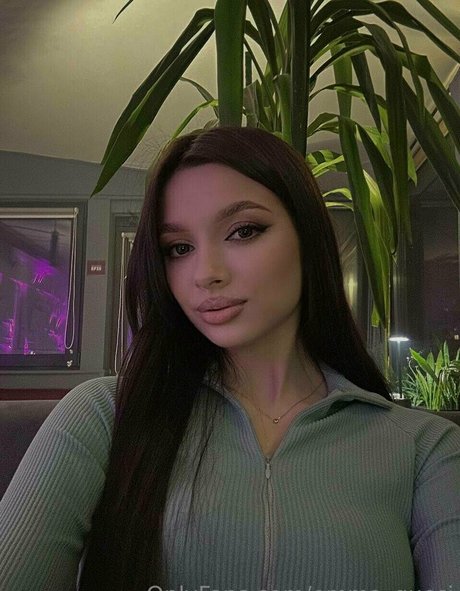 Emma_gucci photo 4