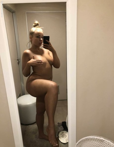 Emma Haggstrom photo 1