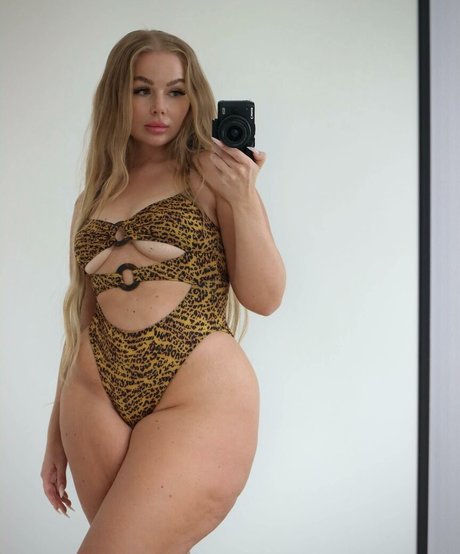 Emma Haggstrom photo 24
