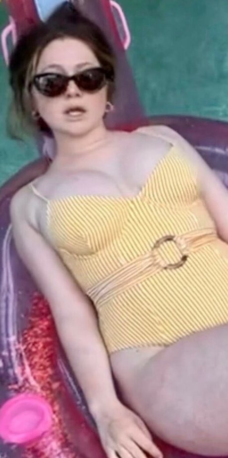 Emma Kenney photo 274