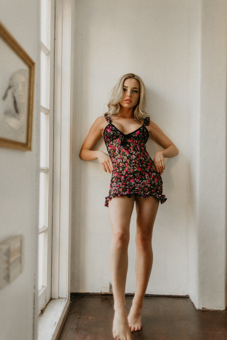 Emma Kotos photo 154