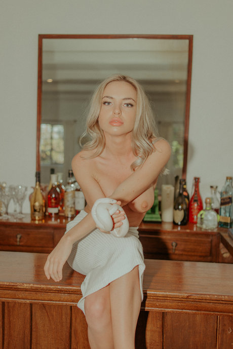 Emma Kotos photo 209