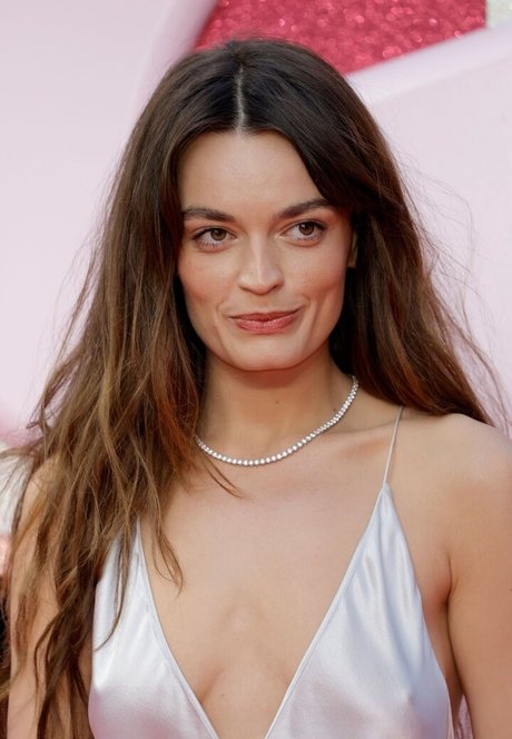 Emma Mackey photo 42
