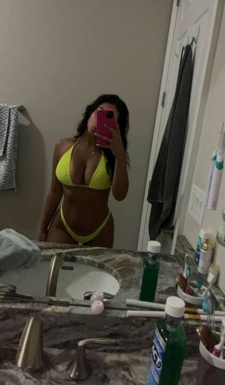 Emma Petisco photo 9