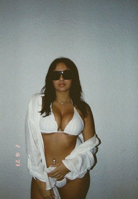 Emma Petisco photo 25