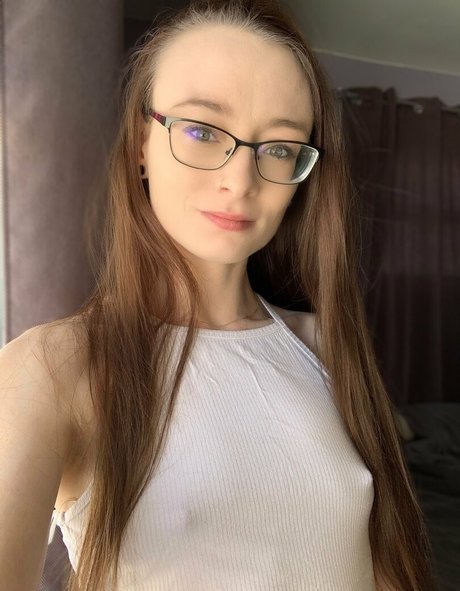 Emma Rouge photo 23
