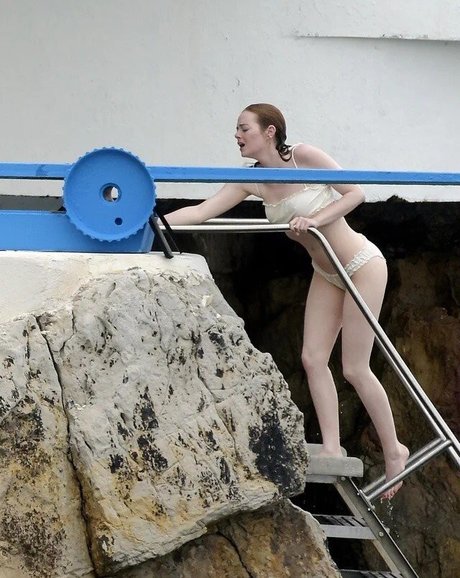 Emma Stone photo 27