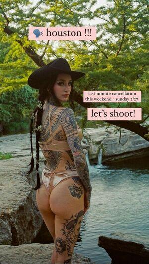 Emma Vauxdevil photo 16
