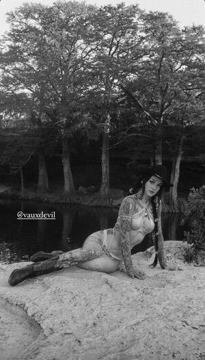 Emma Vauxdevil photo 17