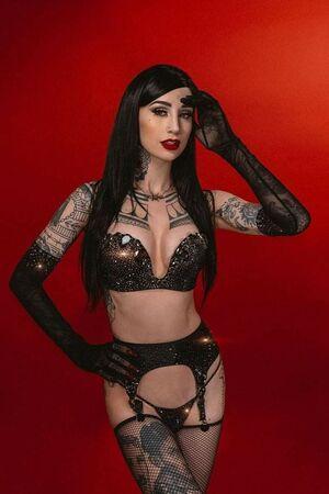 Emma Vauxdevil photo 25