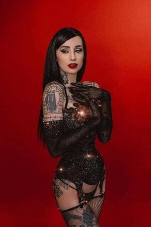 Emma Vauxdevil photo 26
