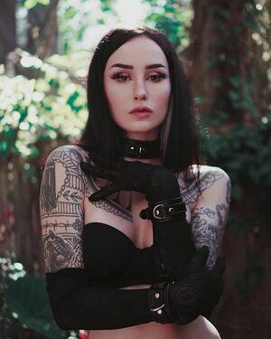 Emma Vauxdevil photo 30