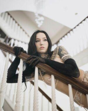 Emma Vauxdevil photo 38