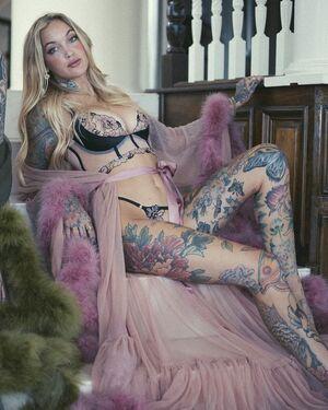 Emma Vauxdevil photo 42