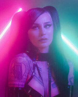 Emma Vauxdevil photo 91