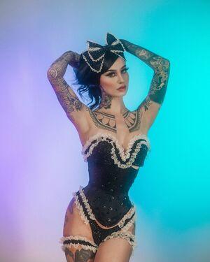 Emma Vauxdevil photo 161
