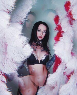Emma Vauxdevil photo 197