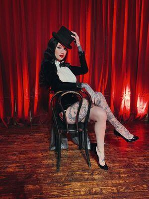 Emma Vauxdevil photo 218