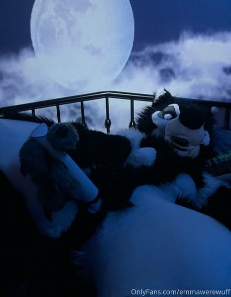 Emmawerewuff photo 77