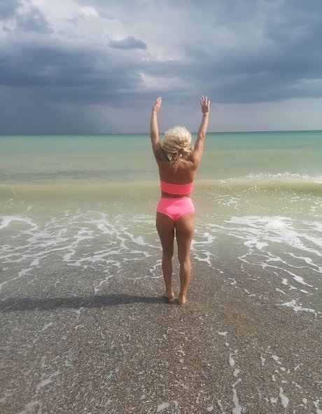 Emmie_six photo 75