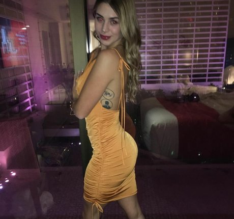 Emmily Mello photo 23