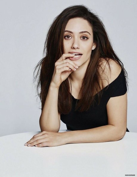 Emmy Rossum photo 31