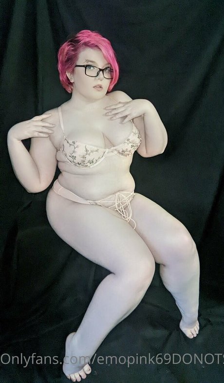 Emopink69 photo 11
