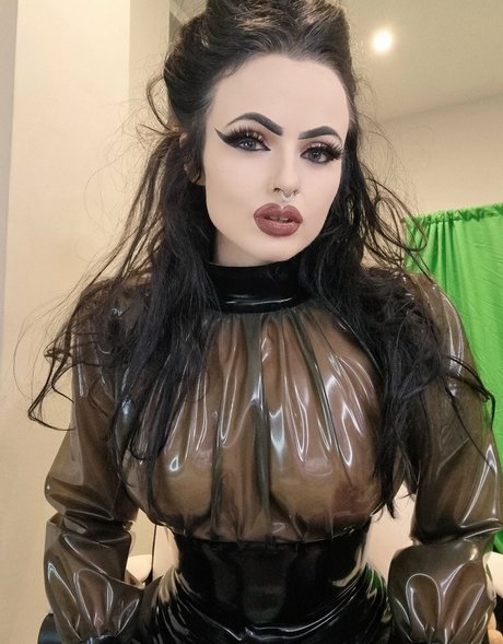 Empress Poison photo 8