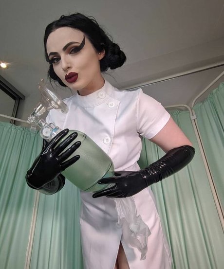 Empress Poison photo 16