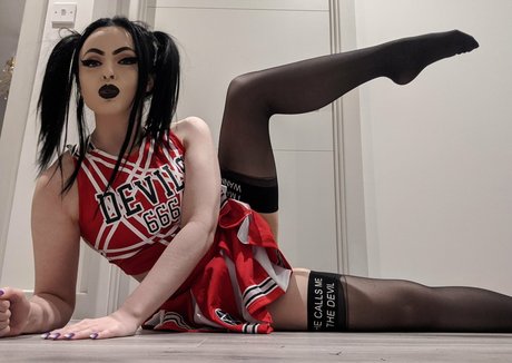 Empress Poison photo 38